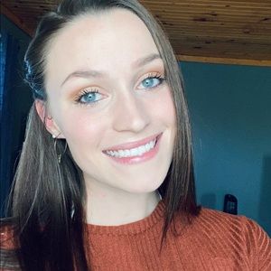 Meet your Posher, Lexie